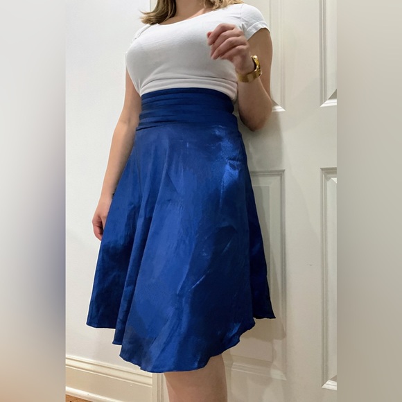 Magical royal satin blue skirt, with its own belt for a perfect shape - Picture 3 of 6